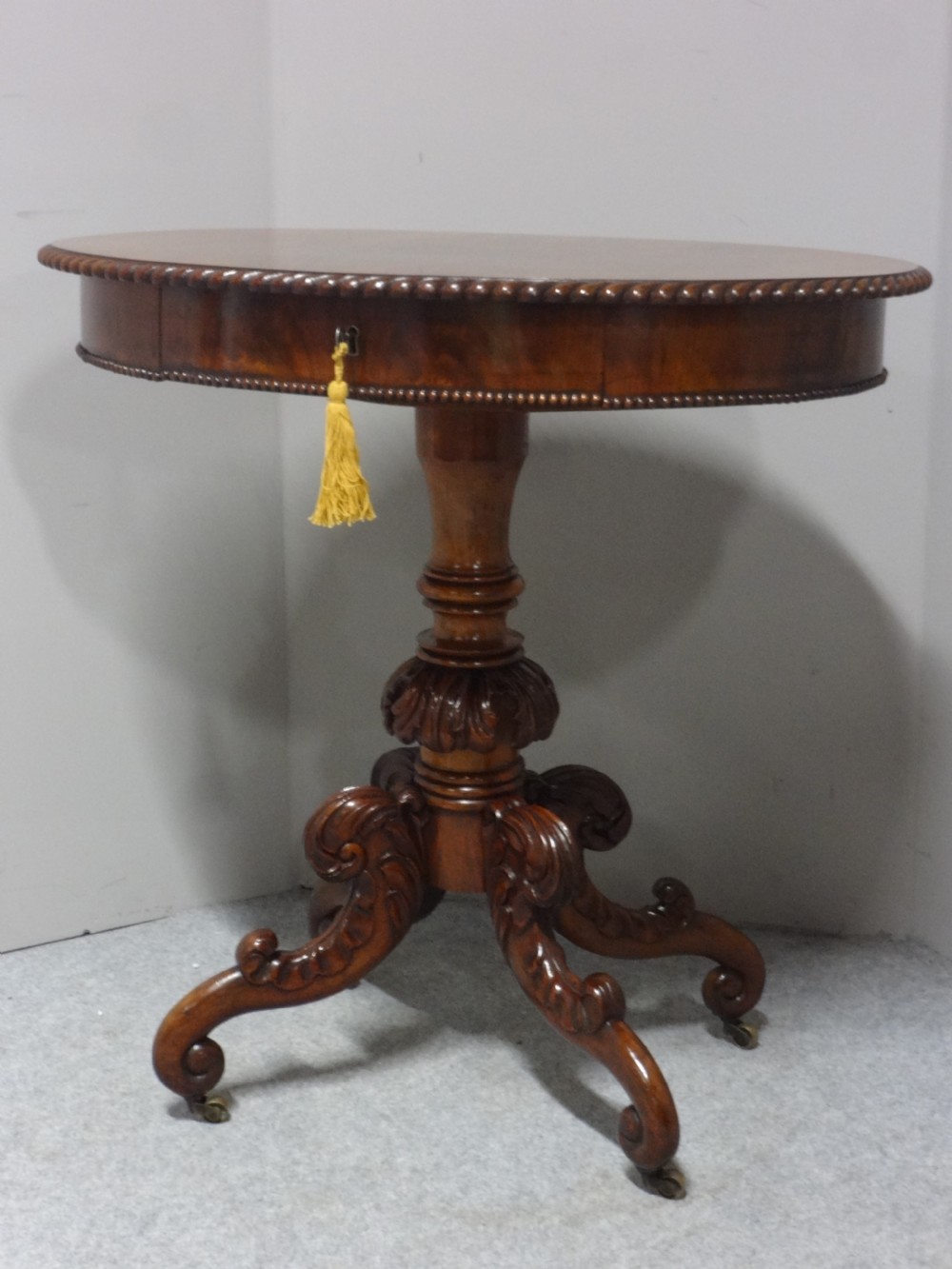 Excellent Quality Mahogany Pedestal Table