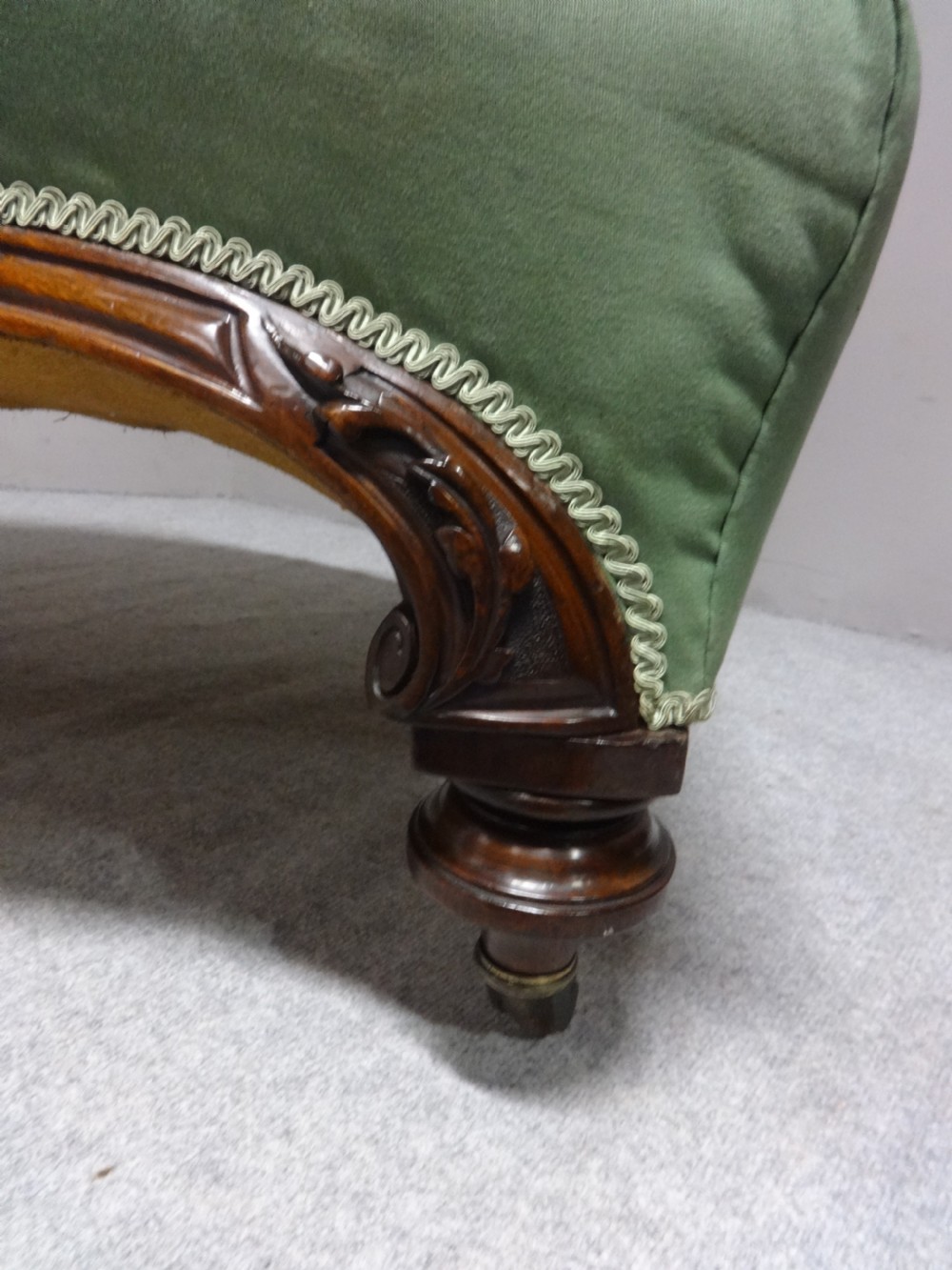 Wonderful Victorian Mahogany Chaise Lounge View V