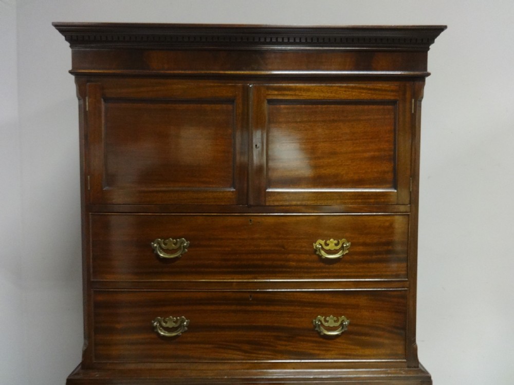 Top Quality Mahogany Chest on Chest of Drawers View III