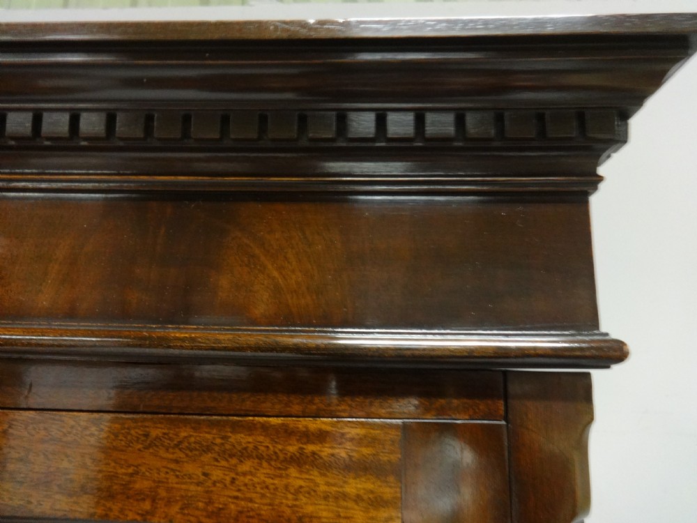 Top Quality Mahogany Chest on Chest of Drawers View VIII