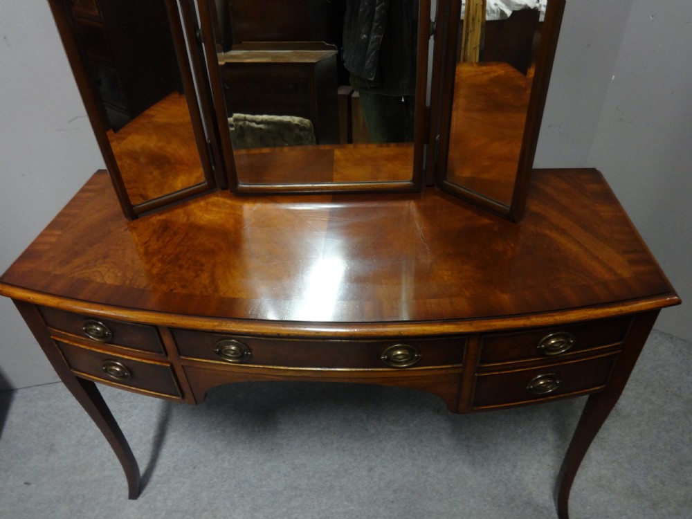 Very Good Georgian Mahogany Dressing Table View VI