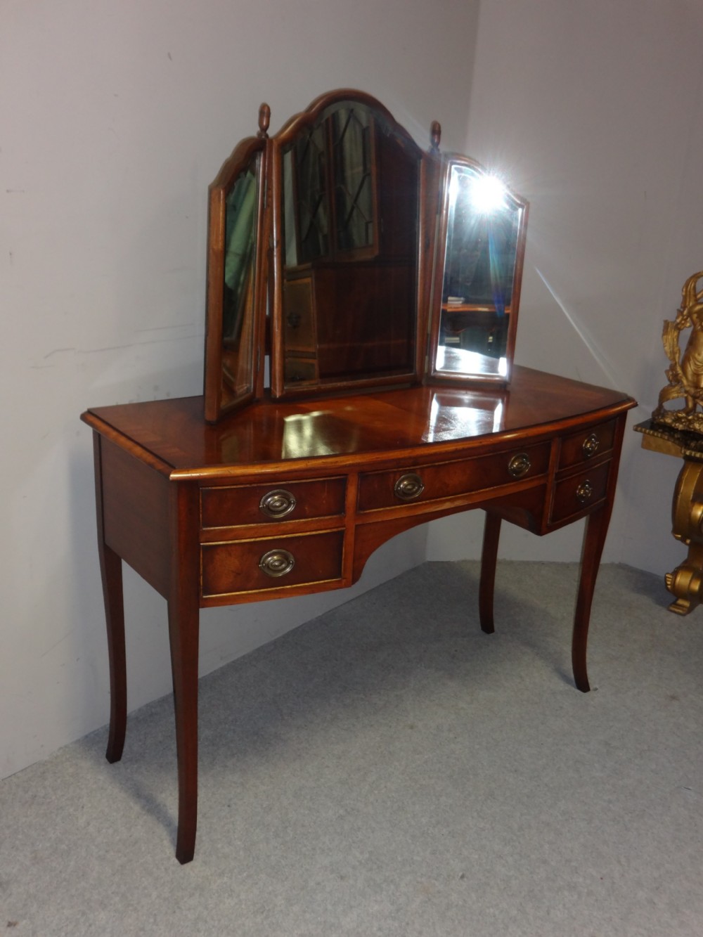 Very Good Georgian Mahogany Dressing Table View VII
