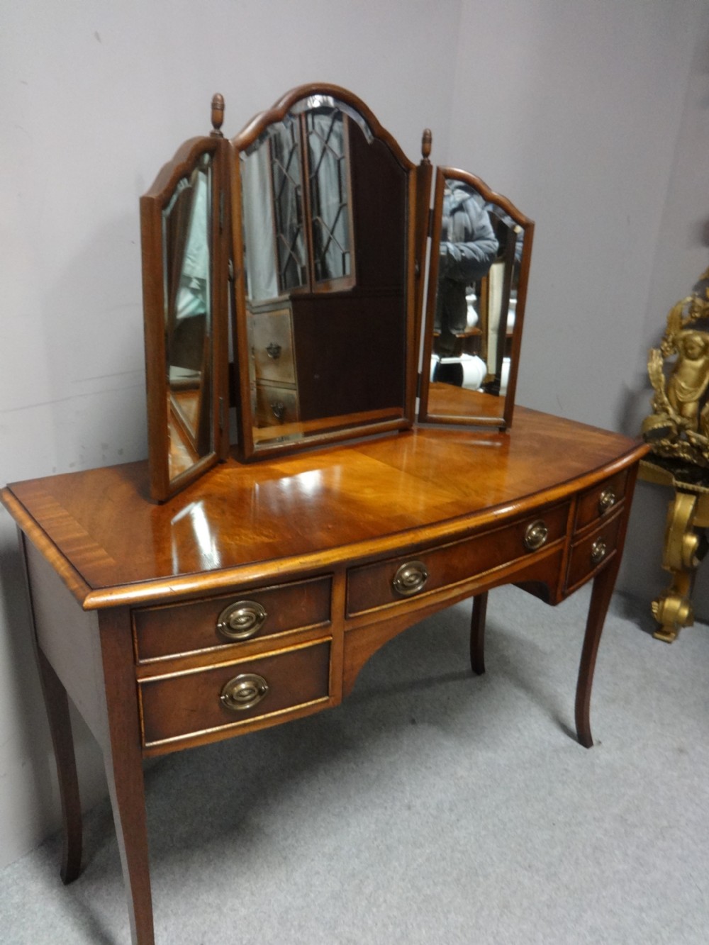 Very Good Georgian Mahogany Dressing Table View VIII
