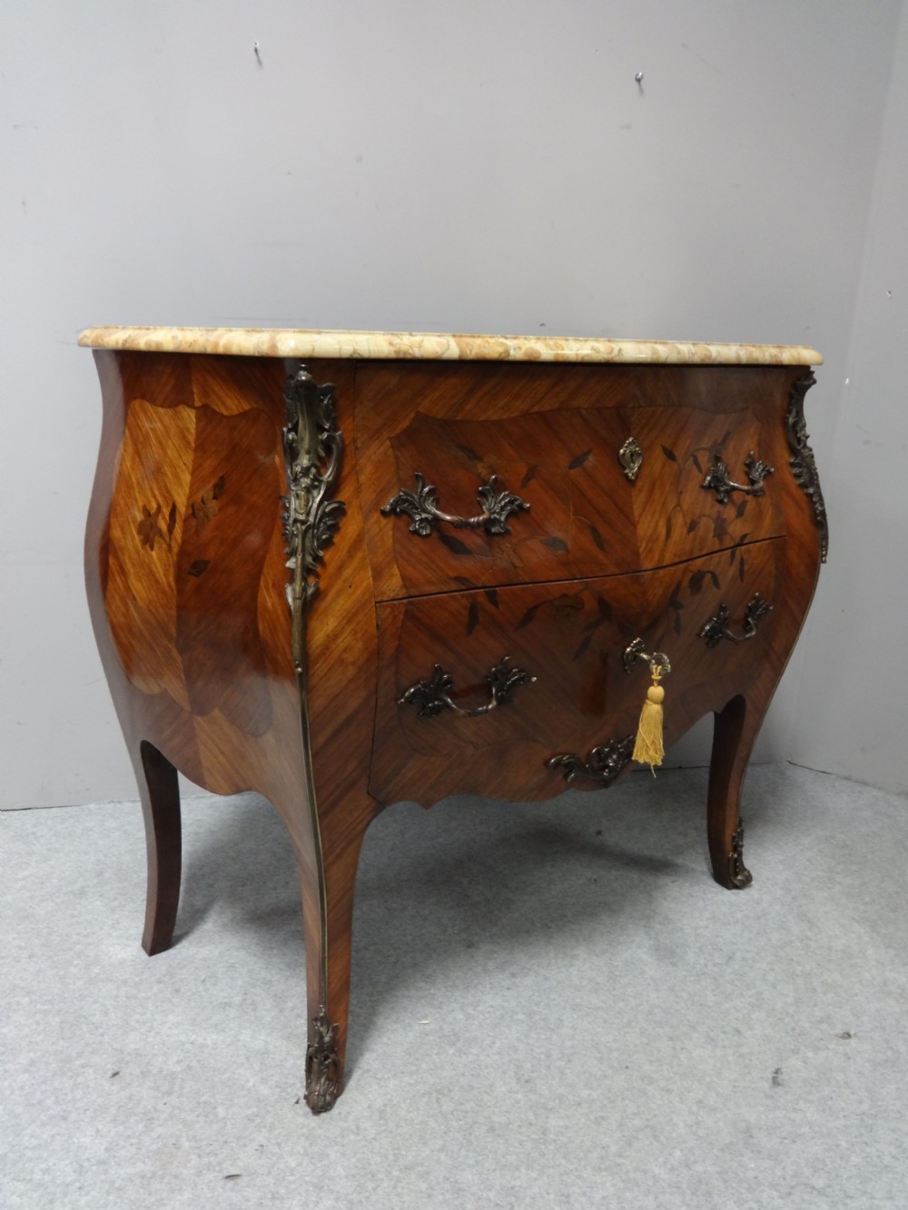 Very Good Tulipwood Commode Chest of Drawers View III