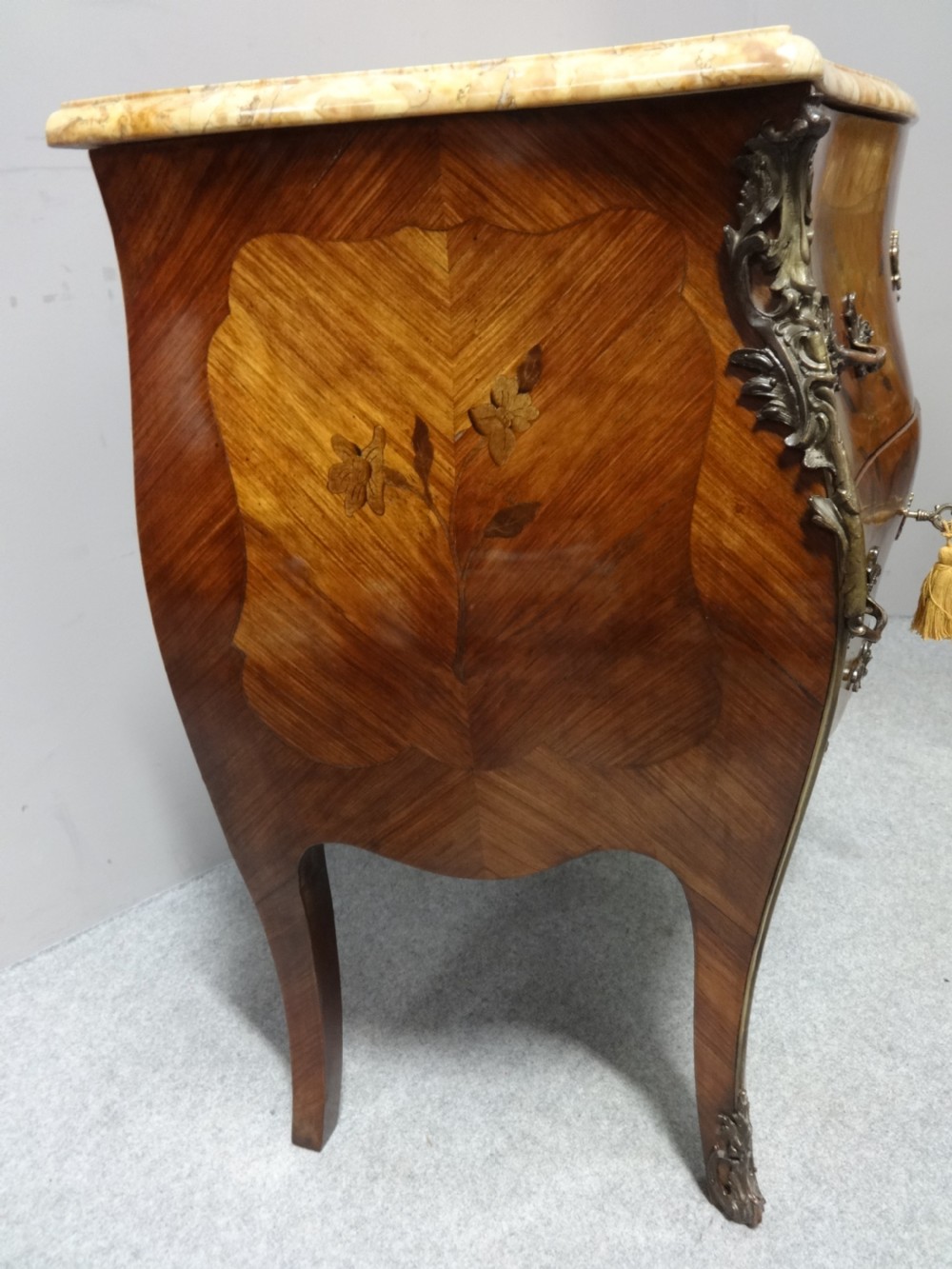 Very Good Tulipwood Commode Chest of Drawers View IV