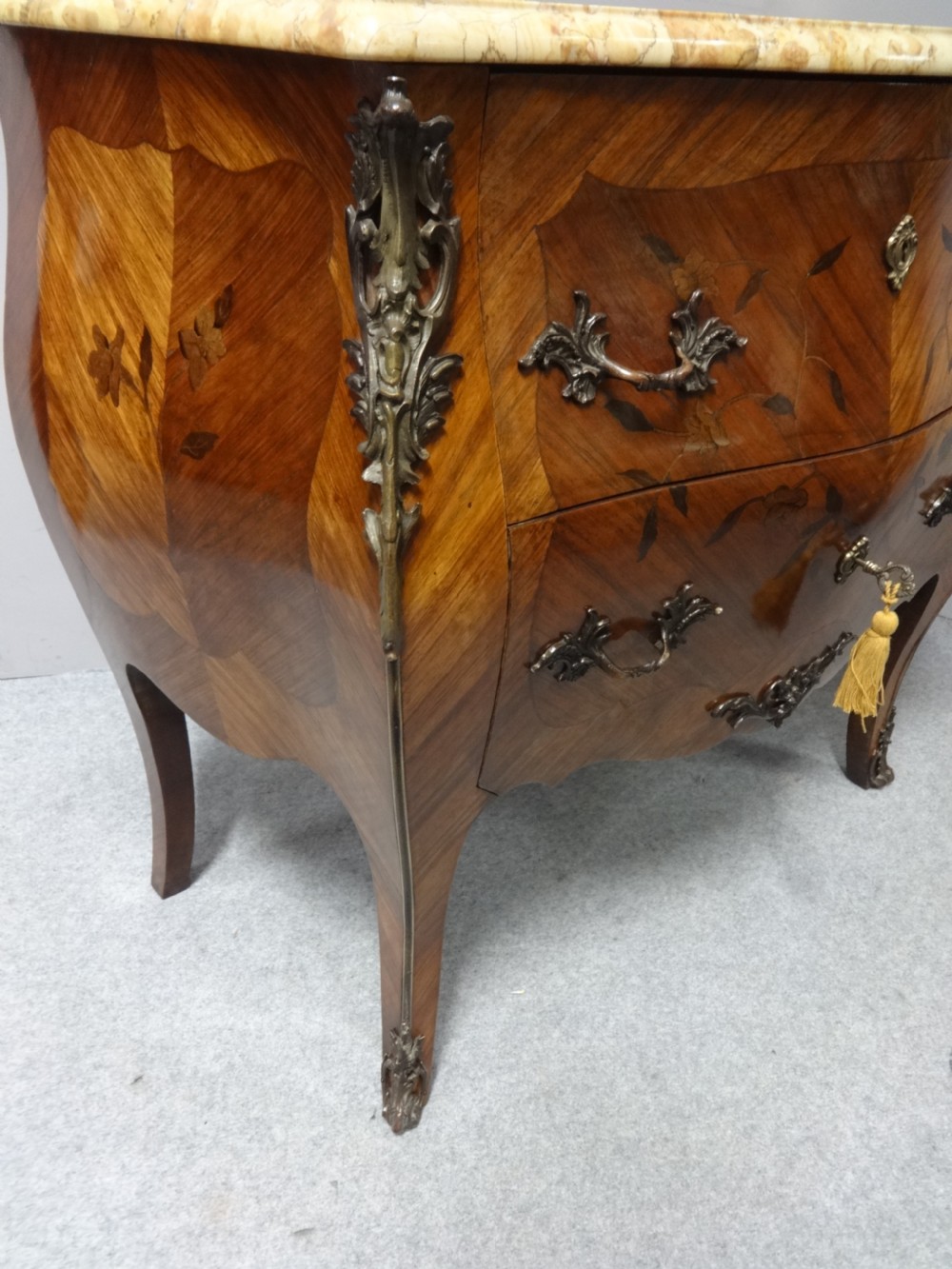 Very Good Tulipwood Commode Chest of Drawers View V