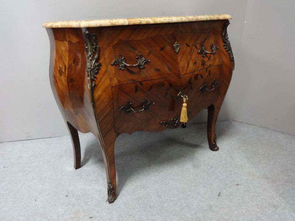 Very Good Tulipwood Commode Chest of Drawers View VII