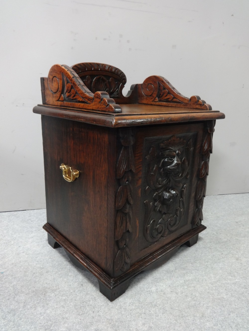 Victorian Green Man Carved Oak Coal Bin View III