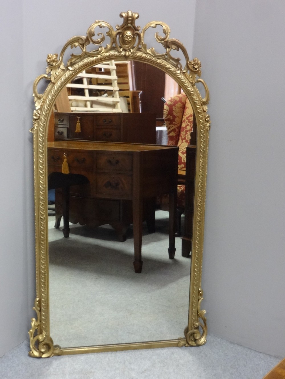
Good Victorian English Arched Top Gilt Mirror