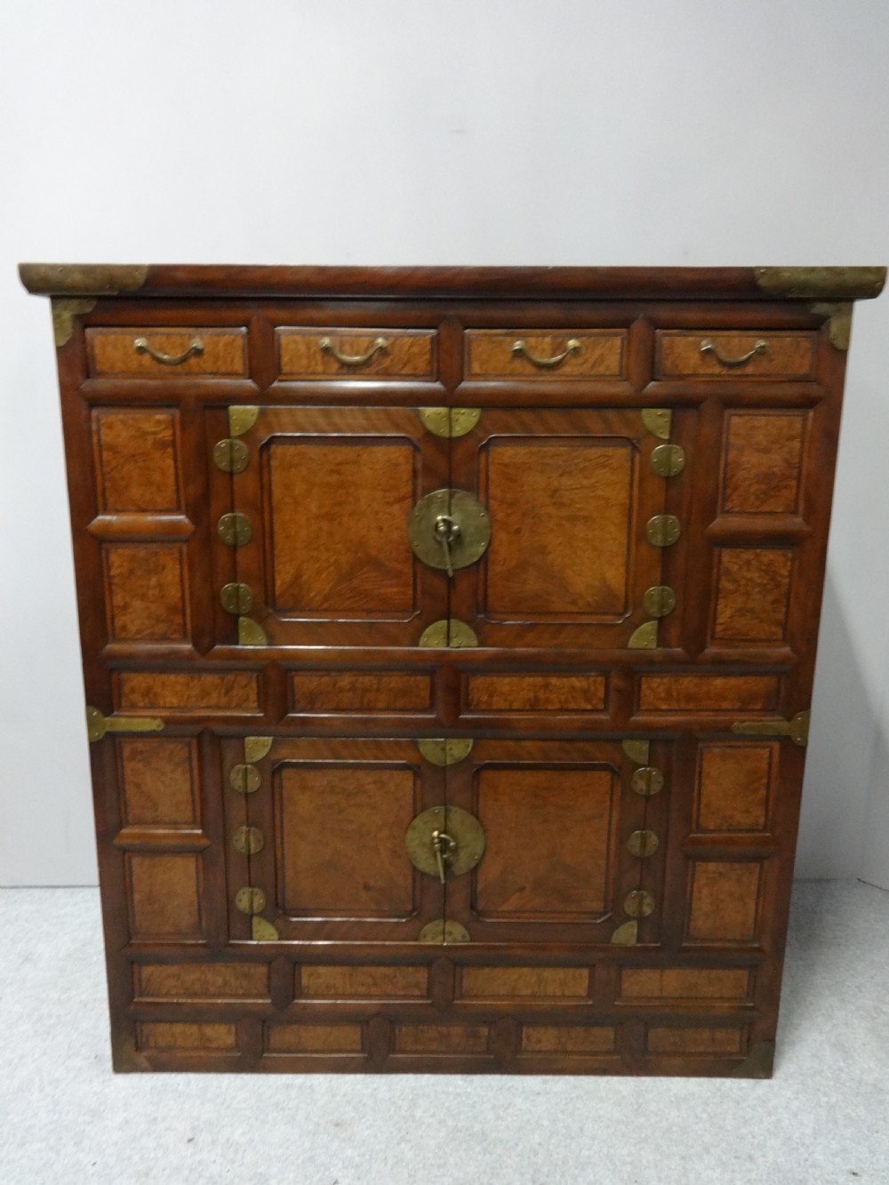 Excellent Quality Mahogany Inlaid Linen Press View X