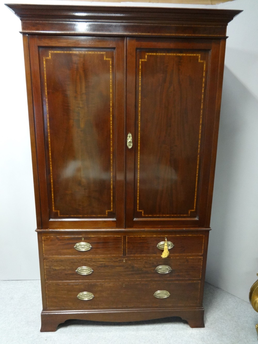Excellent Quality Mahogany Inlaid Linen Press