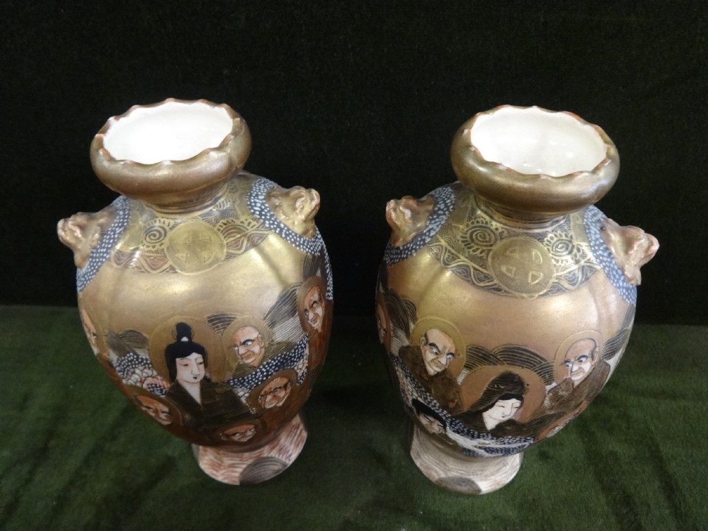 Pair Thousand Faces Japanese Satsuma Vases View VII