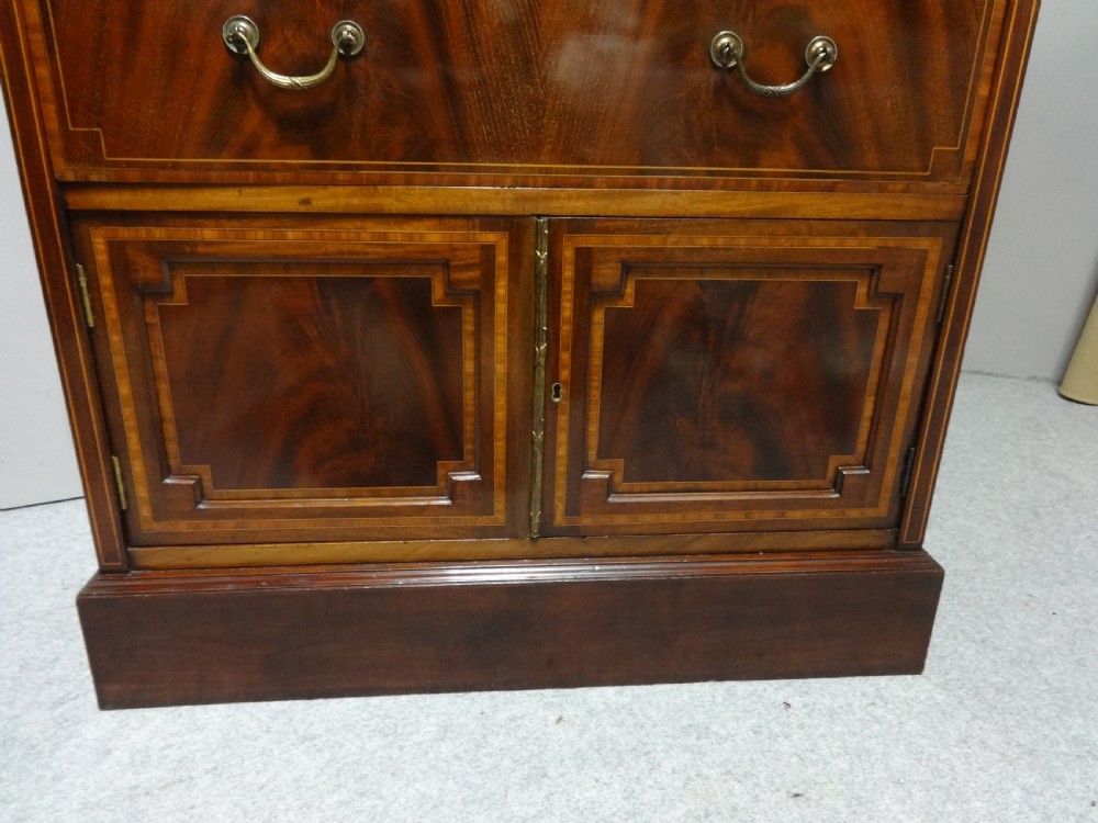 Lovely Quality Inlaid Mahogany Chest of Drawers View VIII