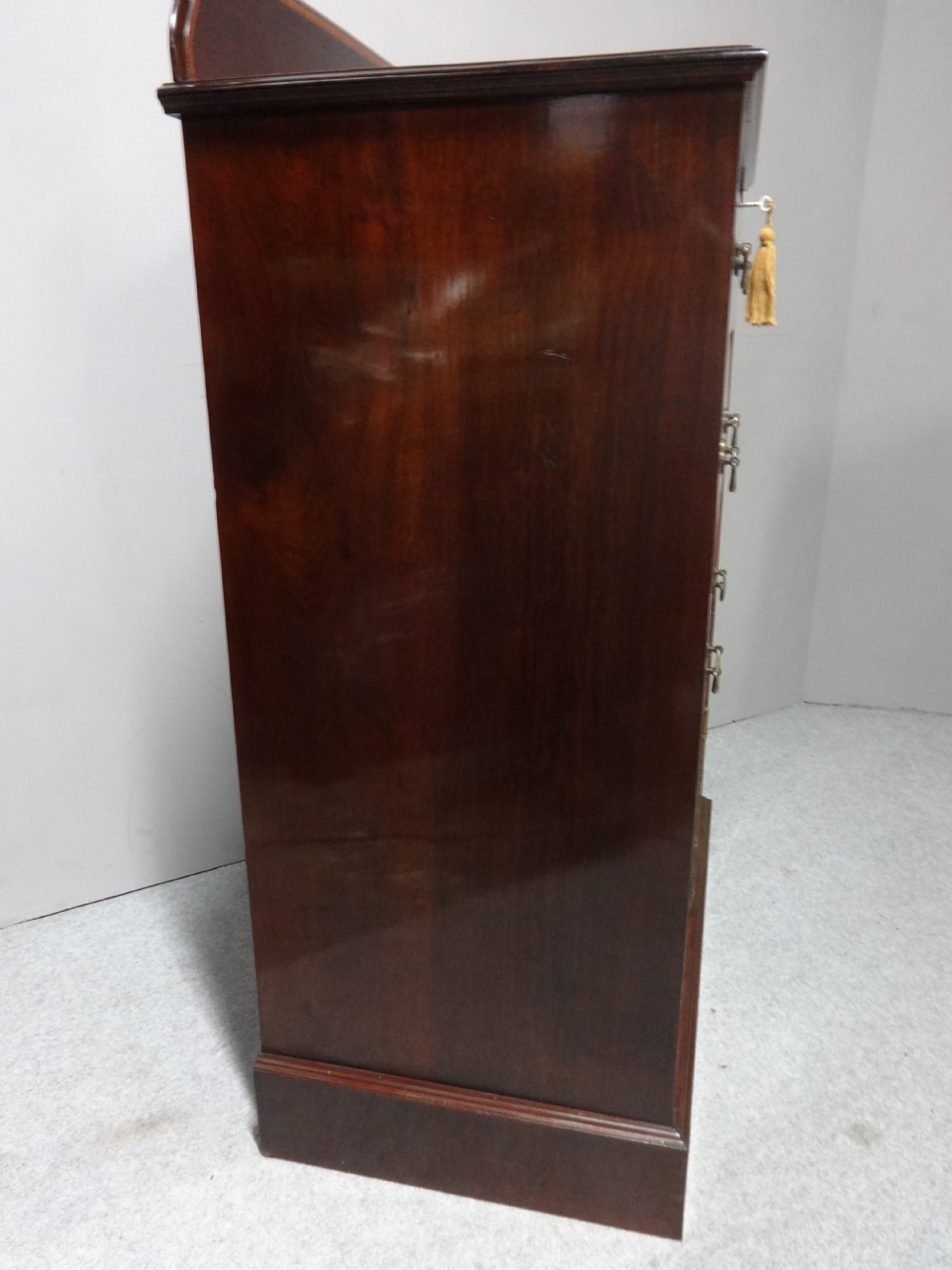 Lovely Quality Inlaid Mahogany Chest of Drawers View XI