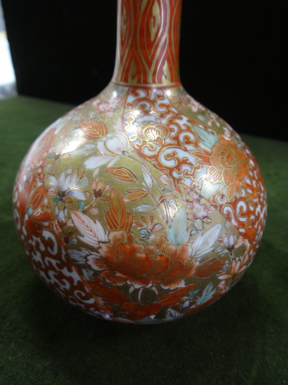 Very Nice Japanese Kutani Bottle Vase View IV