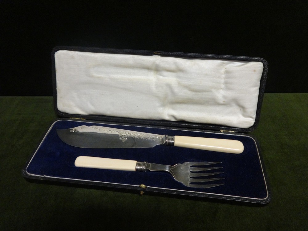 A Good Pair of Victorian Fish Servers