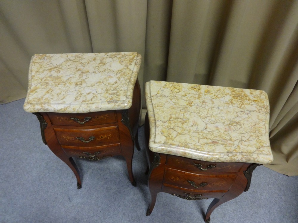 Top Quality Pair French Bombe Shaped marquetry Bedside Lamp Chests View IV