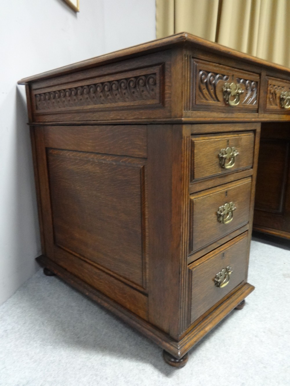 Superb Victorian Oak Pedestal Desk View VI