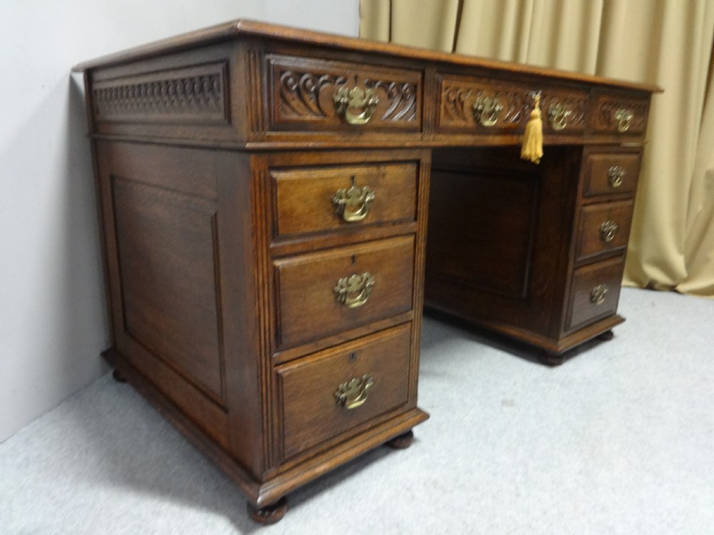 Superb Victorian Oak Pedestal Desk View VII