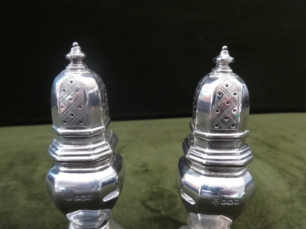 Nice Pair Octagonal Silver Peppers Sheffield 'Thomas Bradbury & Son' View III