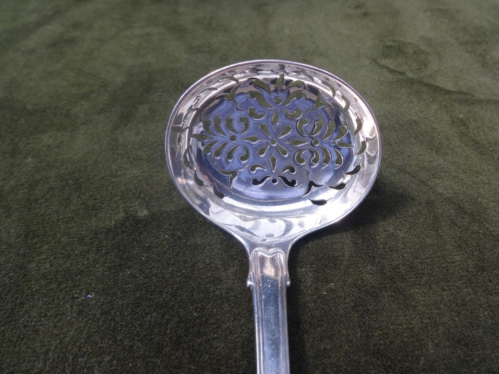 Kings Pattern Sifter Ladle LONDON 1832 View II
