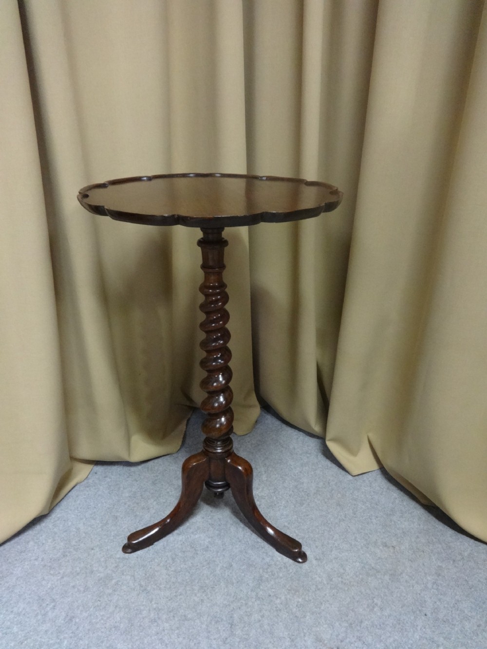 Good Regency Rosewood Pedestal Table