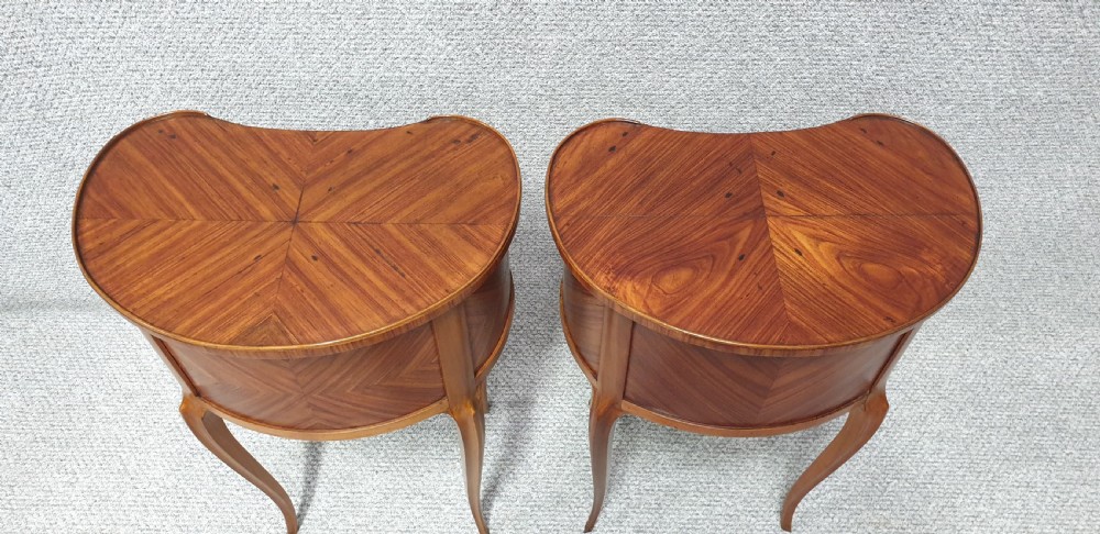 Pair French Marquetry Bedside Lamp Chests View VII