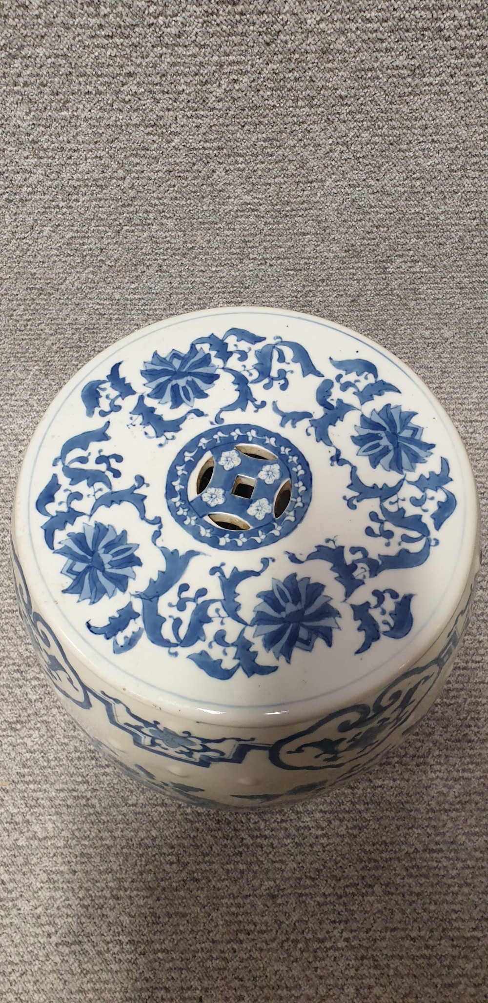 Chinese Porcelain Garden Seat View IV