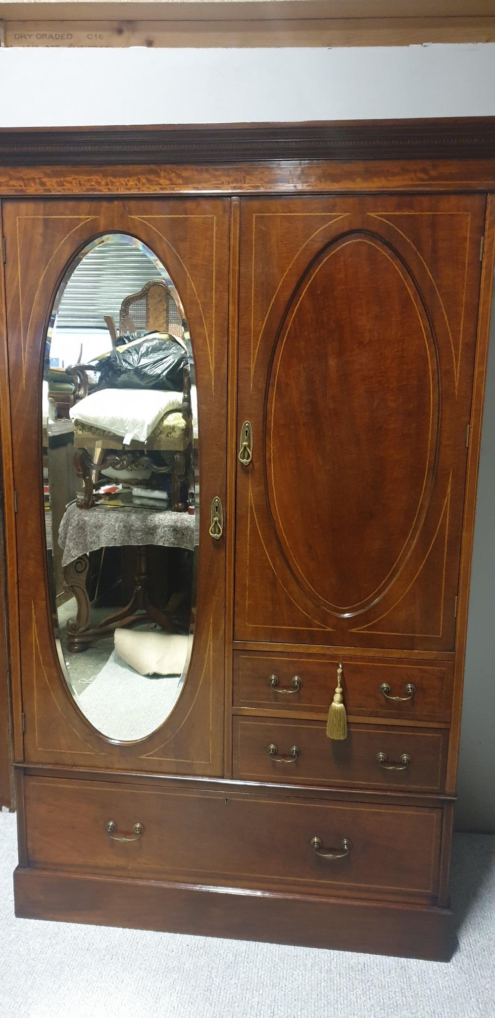 Excellent Quality Inlaid Compactum Wardrobe View V