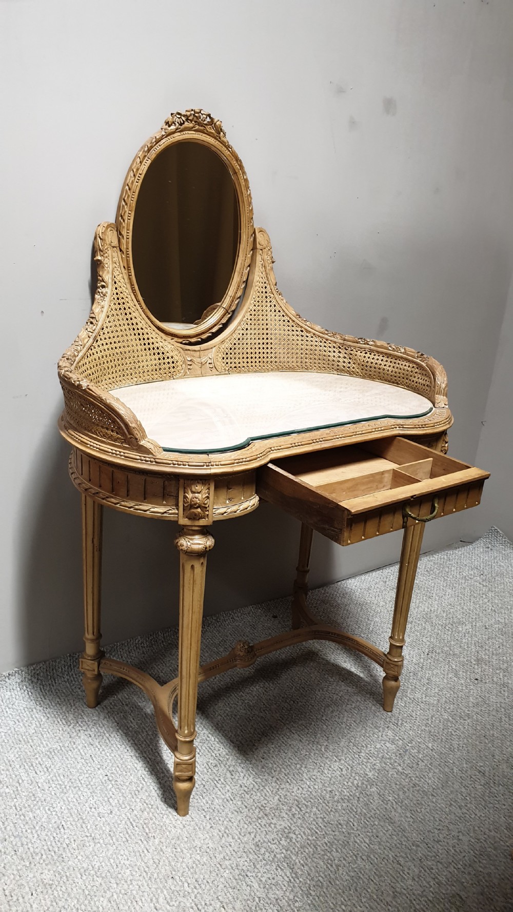 Beautiful French Dressing Table View XI