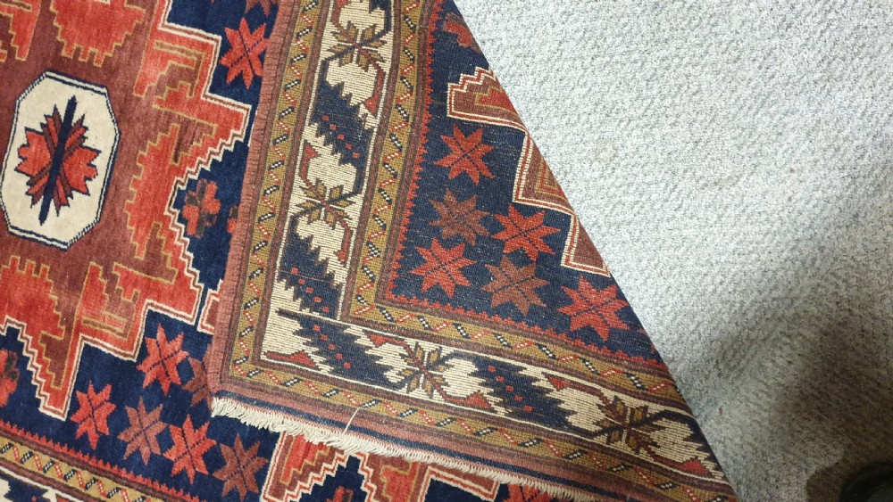 A Very Nice Geometric Runner View V