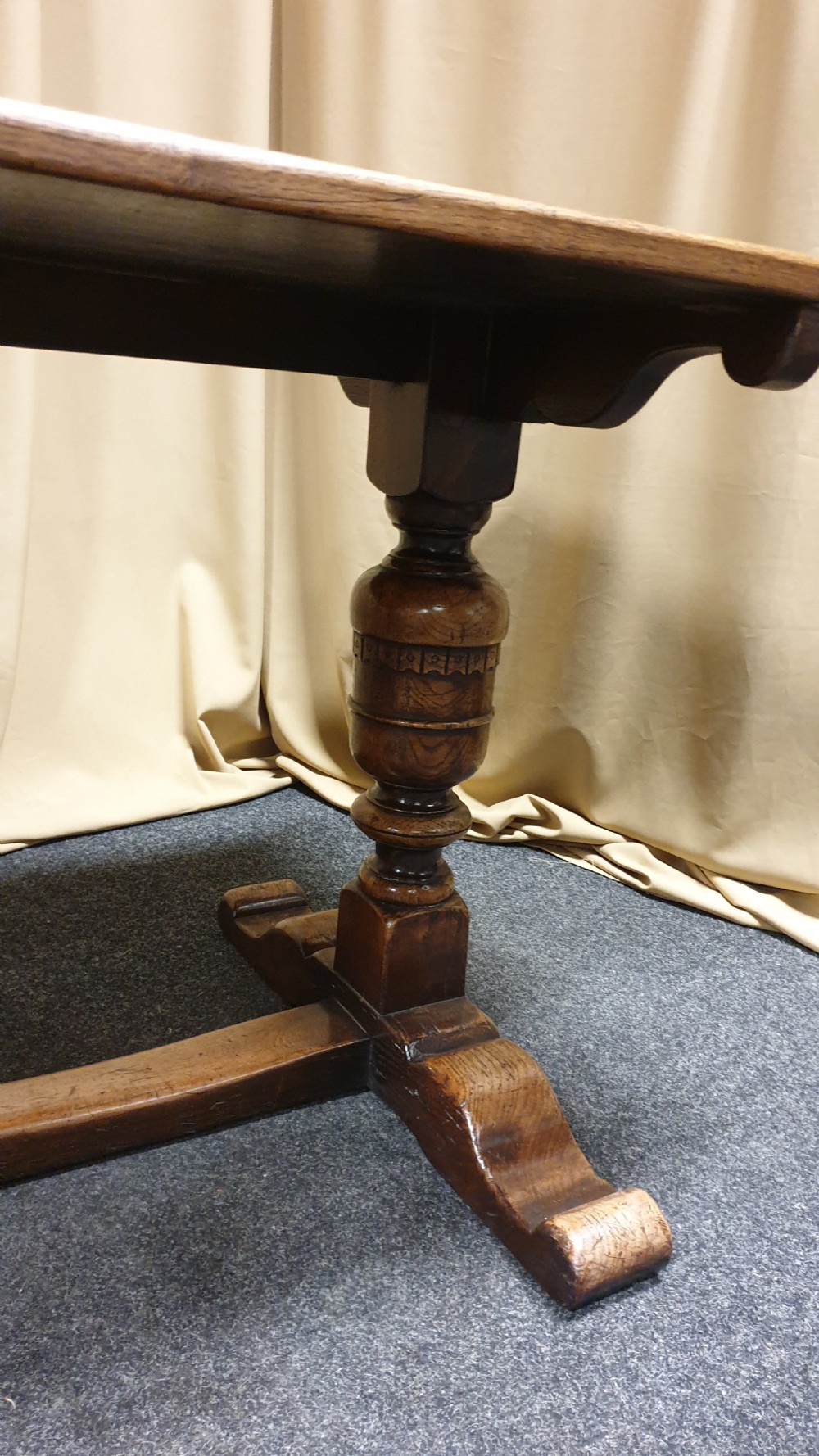 Very Nice Oak Refrectory Kitchen Table View V
