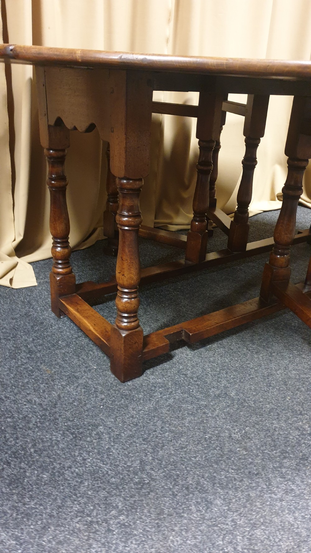 Superb 10/12 seat Oak Drop Leaf Wake table View V
