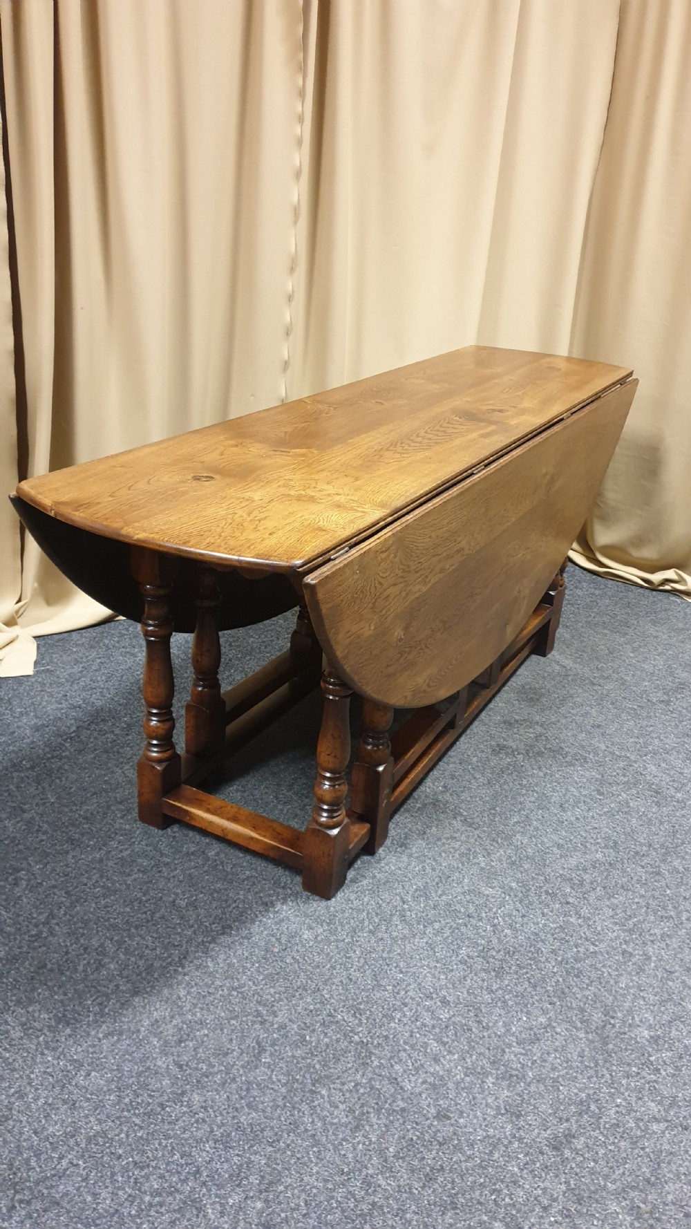 Superb 10/12 seat Oak Drop Leaf Wake table View XV