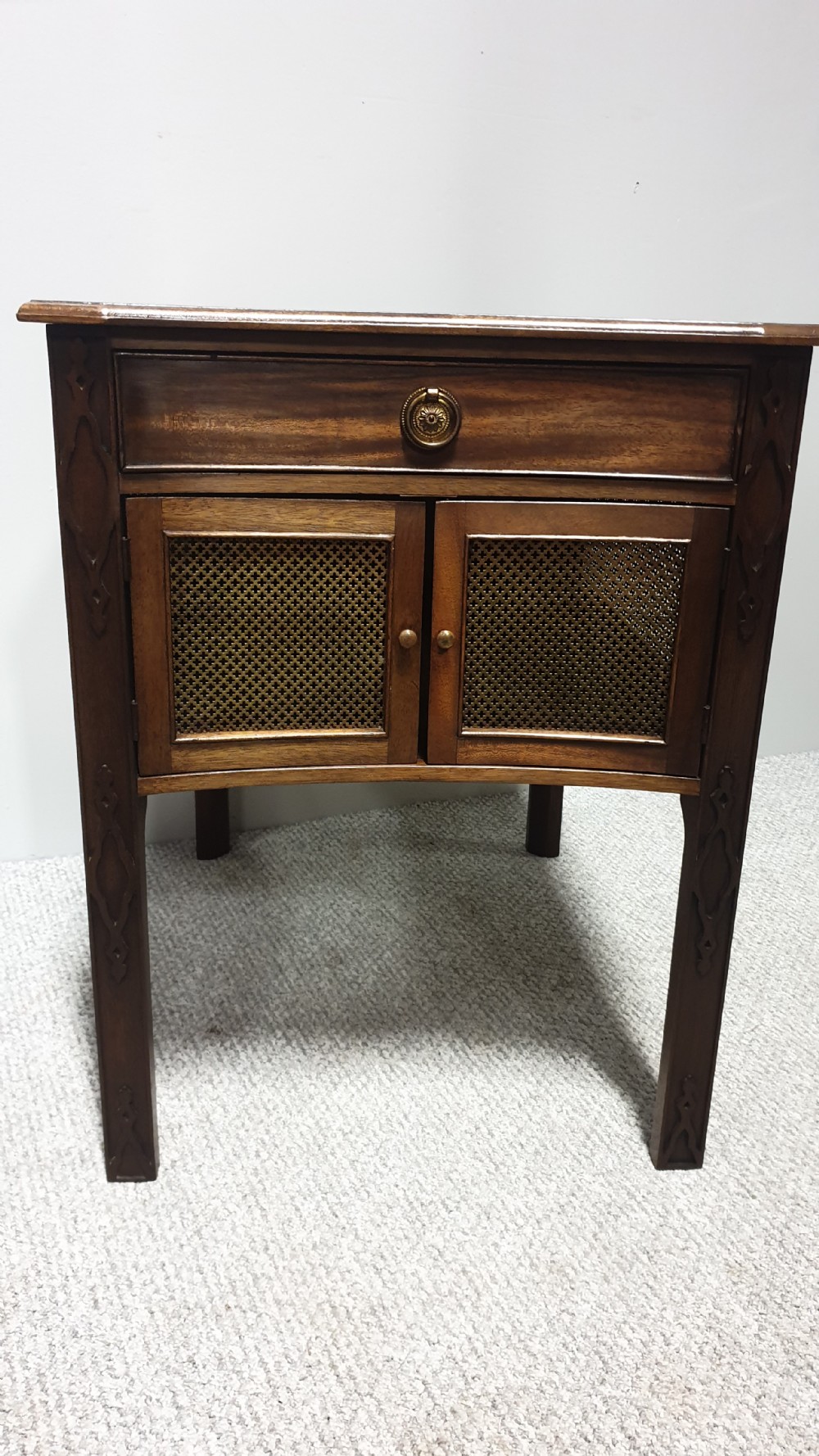 Very Good Pair Mahogany Bedside Cabinets View IV