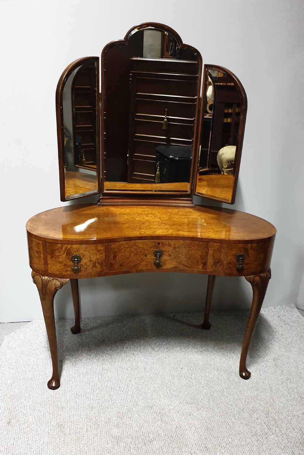 Superb Burr Walnut Dressing Table