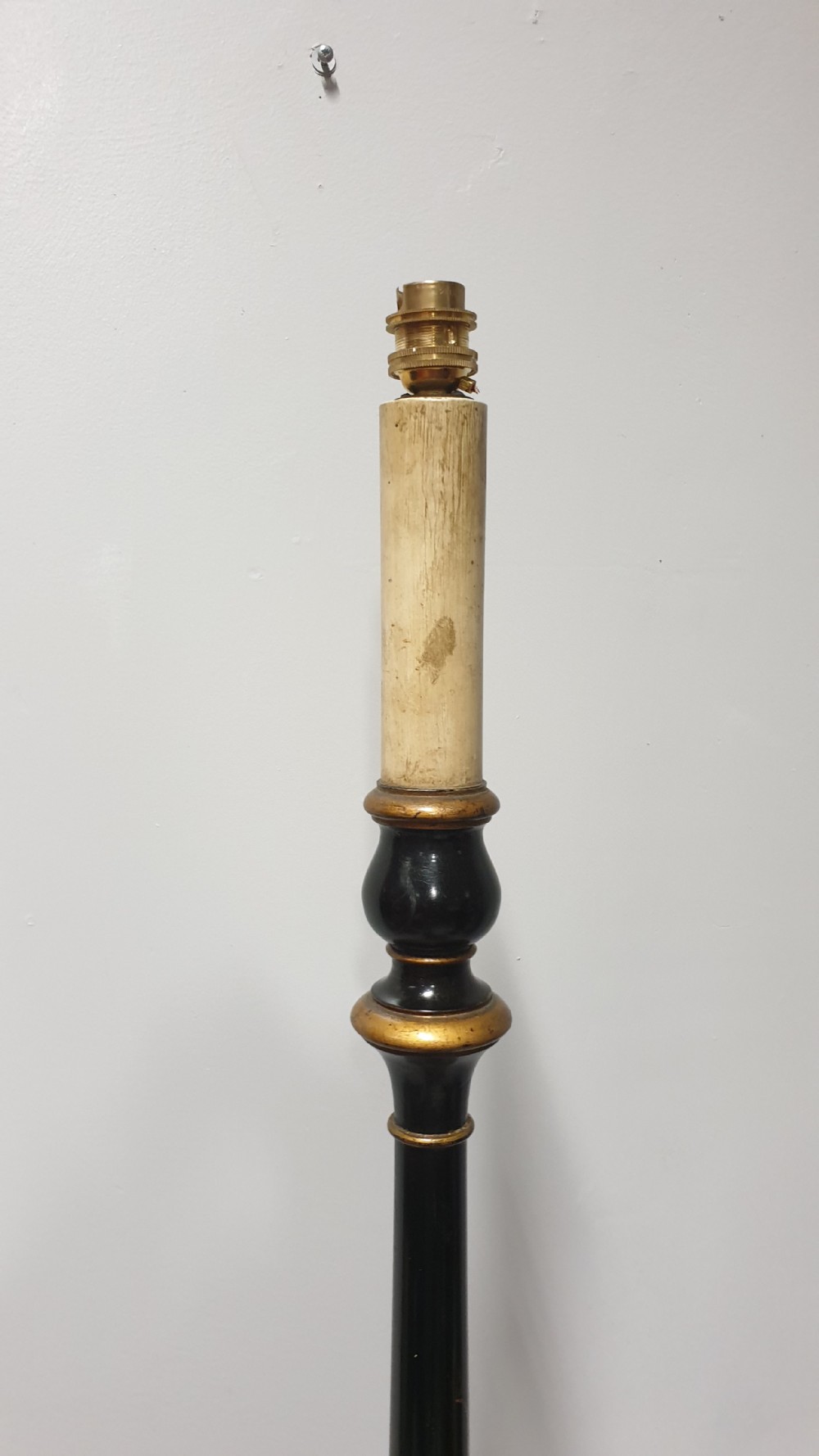 Chinoiserie Standard  Lamp View V