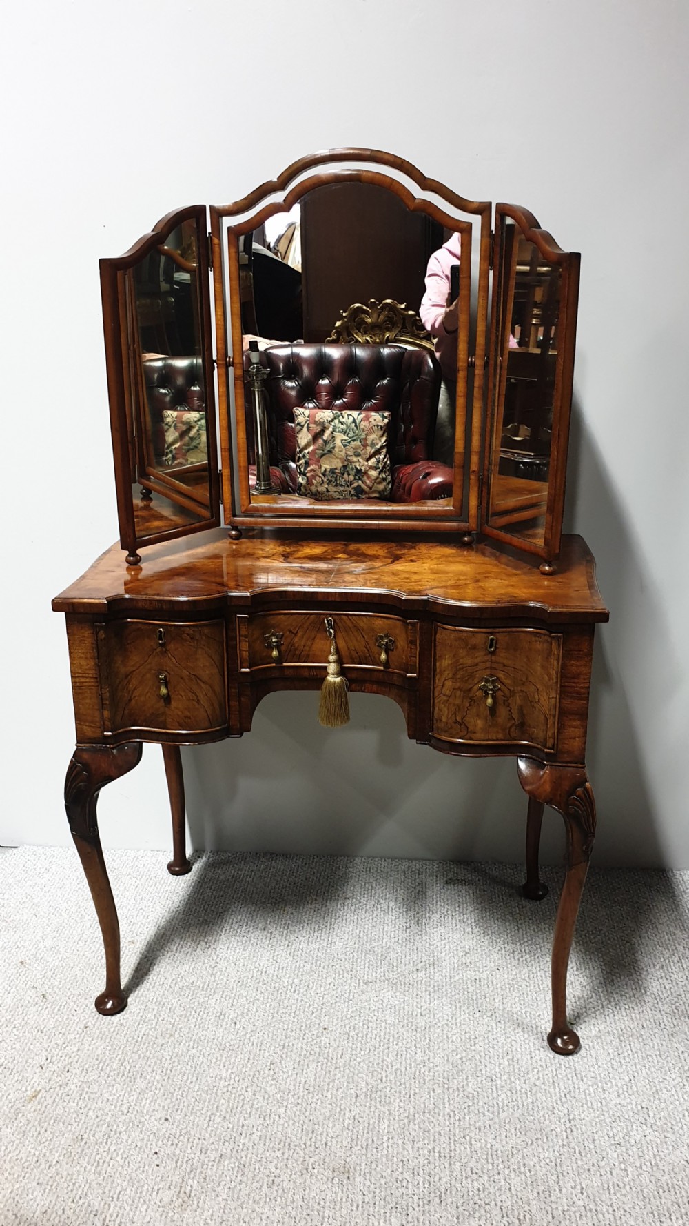 Outstanding Burr Walnut Dressing Table