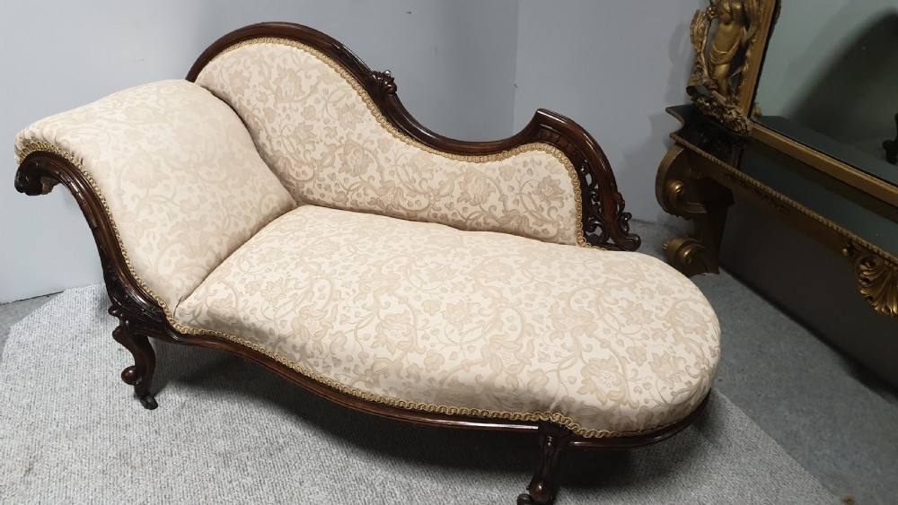 Victorian Chaise Lounge of Small Proportions View VI
