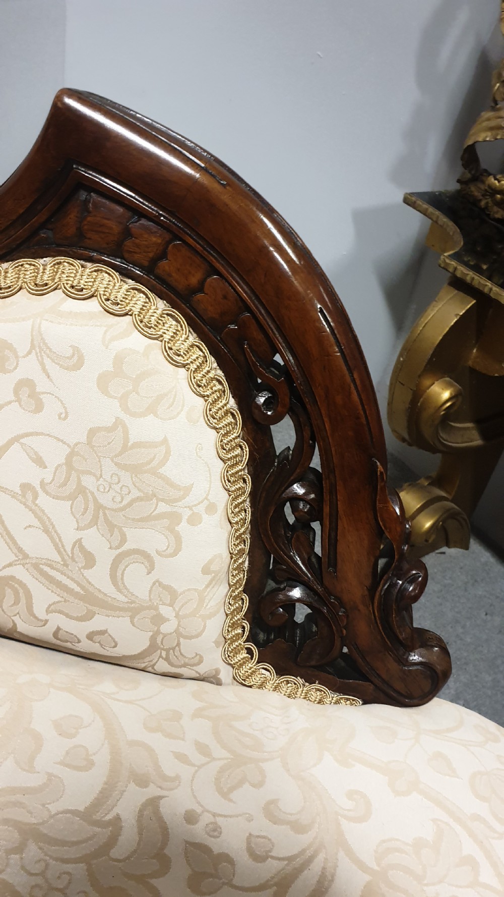 Victorian Chaise Lounge of Small Proportions View VII