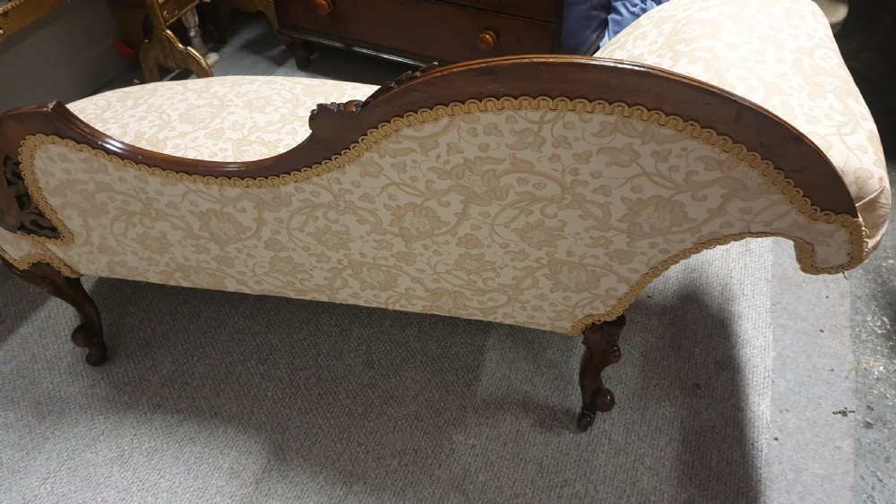 Victorian Chaise Lounge of Small Proportions View VIII
