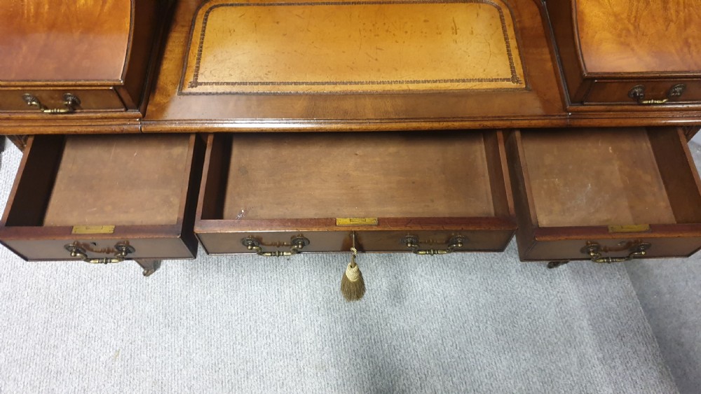Top Quality Mahogany Carlton House Desk View XII