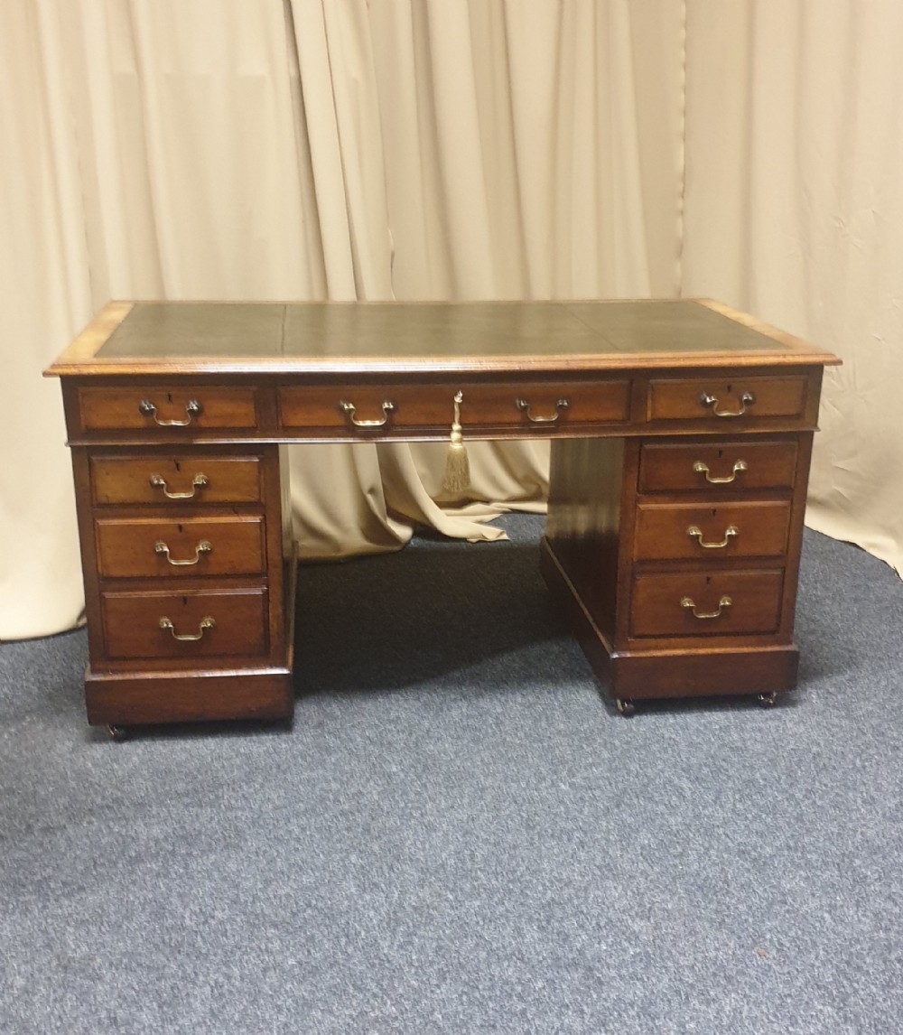 Victorian Mahogany Pedestal Desk