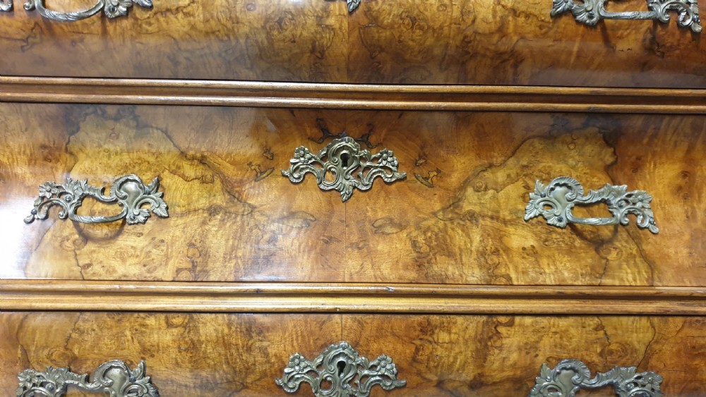 Outstanding Burr Walnut Serpentine Bureau View V