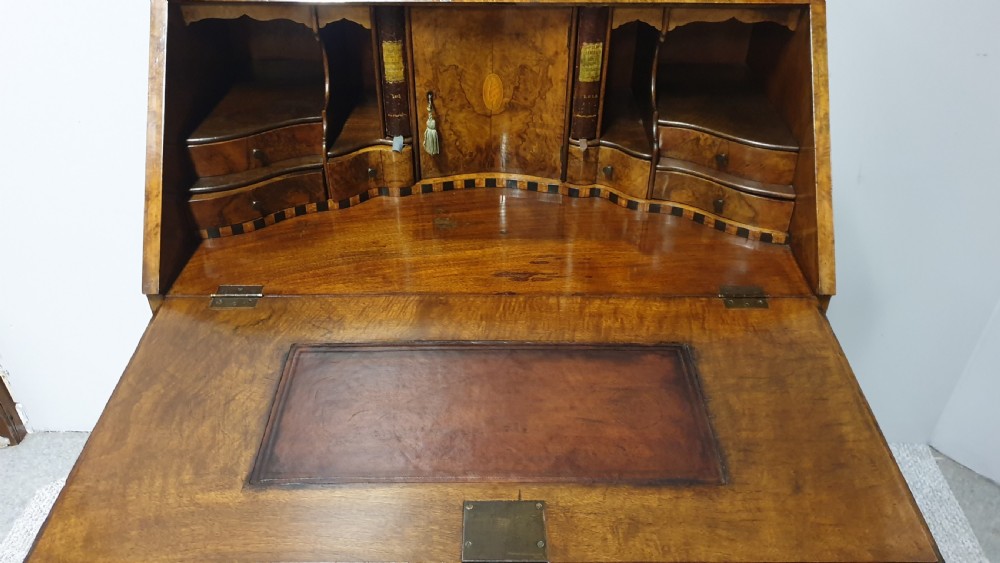 Outstanding Burr Walnut Serpentine Bureau View VIII