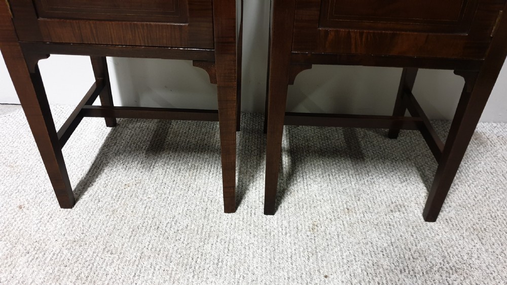 Very Nice Pair Mahogany Bedside Cabinets View X