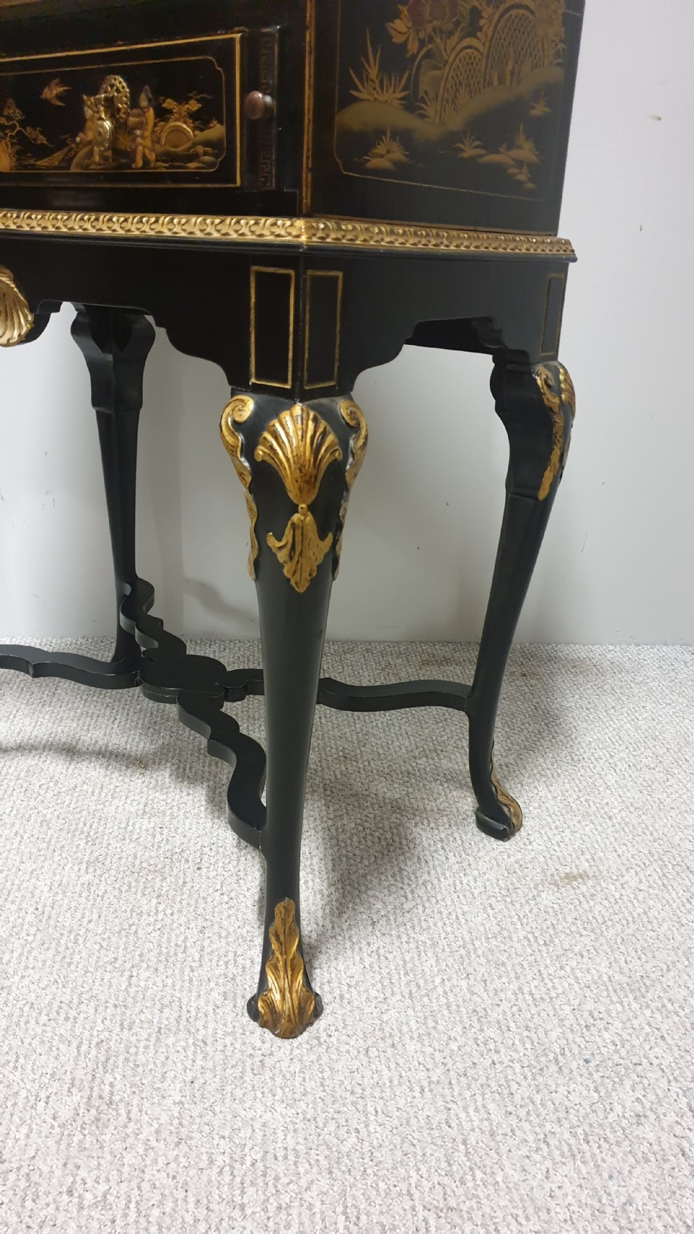 Outstanding Chinoiserie Bureau View XIV