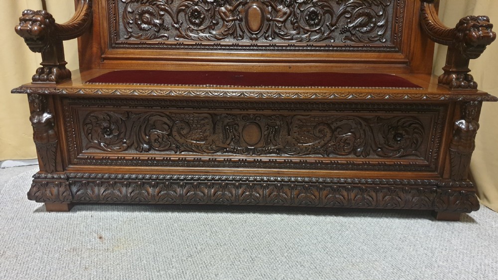Magnificent Walnut Bench 'Gillows of lancaster' View VIII