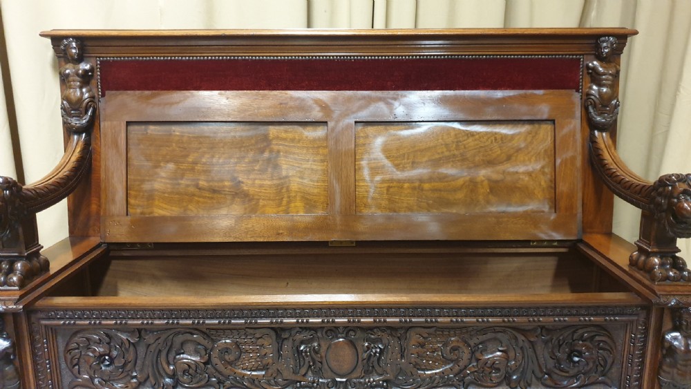Magnificent Walnut Bench 'Gillows of lancaster' View XI