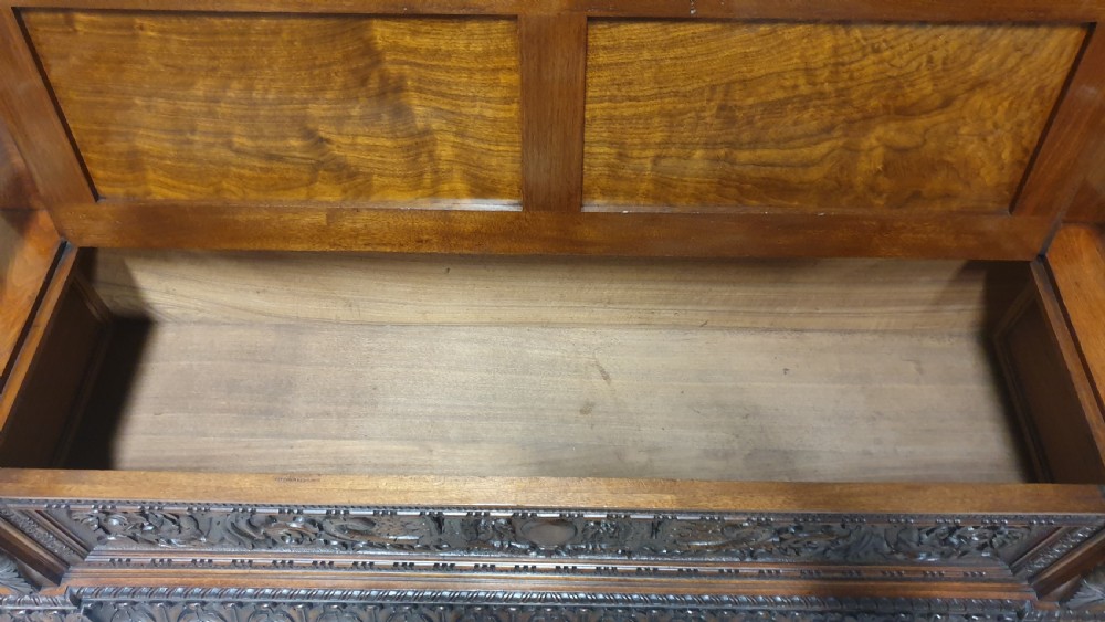 Magnificent Walnut Bench 'Gillows of lancaster' View XII